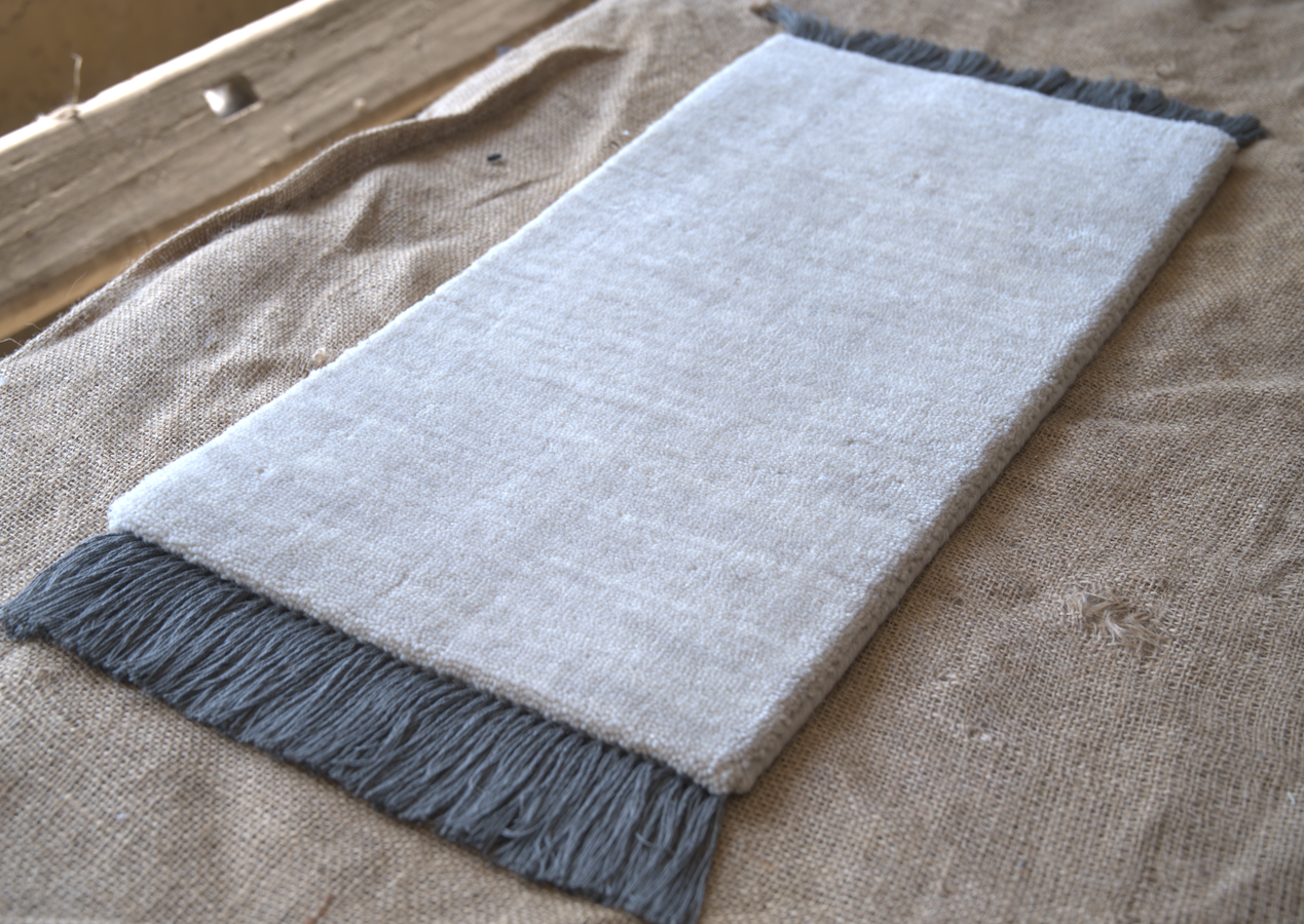 Hand Loom knotted-Surface-Wool