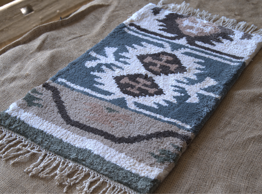 Hand knotted- Surface-Silk