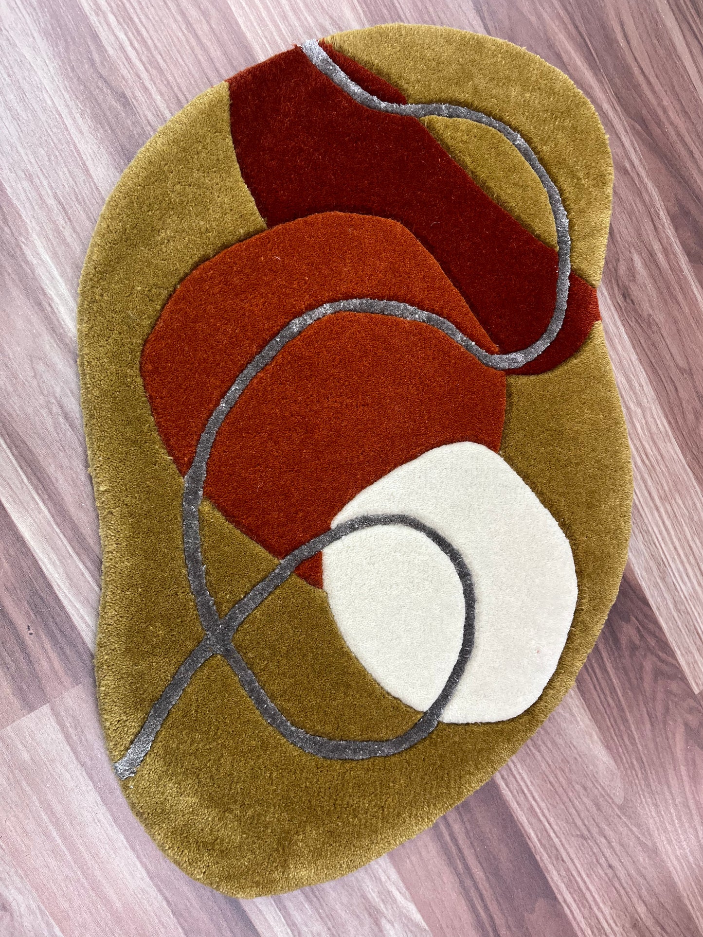 Hand Tufted Wool Shape Rug